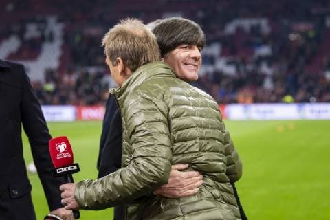 24.03.2019, xkvx, Fussball EM Qualifikation 2020, Niederlande - Nationalmannschaft Deutschland emspor, v.l. Head Coach Bundestrainer Joachim Loew (Deutsche Fussball Nationalmannschaft DFB), Juergen Klinsmann (TV Experte ehemaliger Bundestrainer) (DFL DFB REGULATIONS PROHIBIT ANY USE OF PHOTOGRAPHS as IMAGE SEQUENCES and or QUASI-VIDEO) Amsterdam