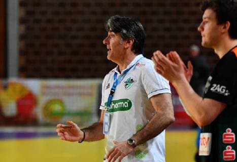 24.03.2019 Bitola Bitolj(North Macedonia) HC Eurofarm Rabotnik-TSV Hannover-Burgdorf EHF Cup group phase men s handball Antonio Carlos Ortega(c) TSV Hannover Burgdorf coach :Str 