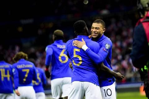 joie des joueurs de l equipe de France apres le but de Samuel Umtiti (France) Kylian Mbappe (France) FOOTBALL : France vs Islande - Eliminatoires Euro 2020 - Paris - 25 03 2019 JBAutissier Panoramic 