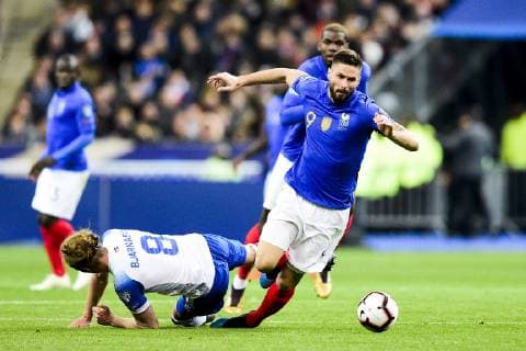 Olivier Giroud (France) vs Birkir Bjarnason (Islande) FOOTBALL : France vs Islande - Eliminatoires Euro 2020 - Paris - 25 03 2019 JBAutissier Panoramic 