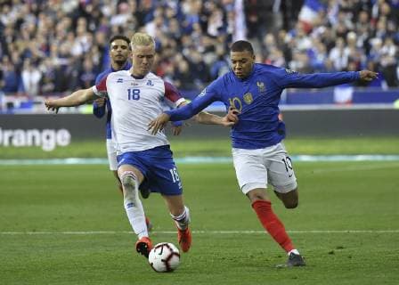 MBappe vs Magnusson MBappe Kylian FOOTBALL : Eliminatoires Euro 2020 - France vs Islande - 25 03 2019 MAO Panoramic 