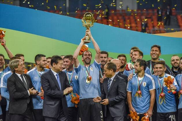 Sport Themen der Woche KW13 Sport Bilder des Tages NANNING, CHINA - MARCH 25: Diego Godin 3 of Uruguay holds the trophy during the award ceremony after 2019 China Cup International Football Championship between Uruguay and Thailand at Guangxi Sports Center on March 25, 2019 in Nanning, Guangxi Zhuang Autonomous Region of China.  Copyright: xVCGx CFP111201896485 