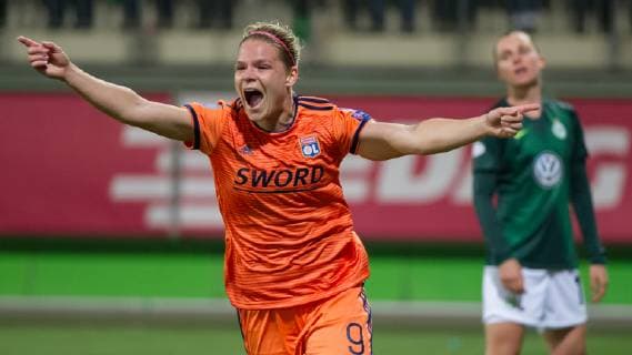 Torschützin Eugenie Le Sommer (Olympique Lyon, Lyonnais, 9) mit Torjubel, Jubel, Freude über das Tor zum 2:3, Fussball, UEFA Womens Champions League, VfL Wolfsburg - Olympique Lyon,