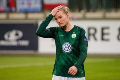 27.03.2019, xtgx, Fussball UEFA Women s Champions League, VfL Wolfsburg - Olympique Lyon emspor, v.l. Alexandra Popp (VfL Wolfsburg, 11) enttäuscht, schaut enttäuscht, niedergeschlagen, disappointed (DFL DFB REGULATIONS PROHIBIT ANY USE OF PHOTOGRAPHS as IMAGE SEQUENCES and or QUASI-VIDEO) AOK Stadion