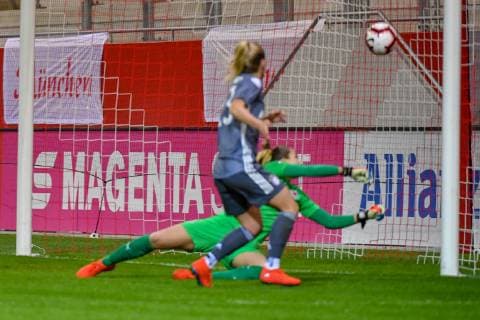 Fussball UEFA Womens Champions League, 27.03.2019, FC Bayern München - SK Slavia Praha Fussball UEFA Womens Champions League, 27.03.2019, FC Bayern München - SK Slavia Praha, in Muenchen, FCB Campus, Bayern, Deutschland. Tor durch Mandy Islacker. 4:0 DFL REGULATIONS PROHIBIT ANY USE OF PHOTOGRAPHS AS IMAGE SEQUENCES AND OR QUASI VIDEO. (