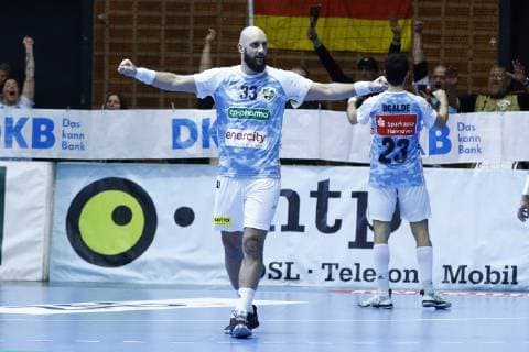 27.03.2019, Swiss Life Hall, Hannover, EHF-Pokal, Gruppenphase, TSV Hannover-Burgdorf vs RK Nexe (HRV), im Bild Domagoj Srsen (33, Han.-Burgdorf) und Christian Ugalde Garcia (23, Han.-Burgdorf) jubeln nach dem Sieg TSV Hannover-Burgdorf vs RK Nexe