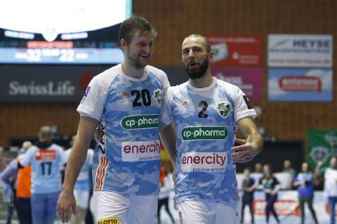 27.03.2019, Swiss Life Hall, Hannover, EHF-Pokal, Gruppenphase, TSV Hannover-Burgdorf vs RK Nexe (HRV), im Bild Fabian Boehm (20, Han.-Burgdorf) und Torge Johannsen (2, Han.-Burgdorf) jubeln nach dem Sieg TSV Hannover-Burgdorf vs RK Nexe
