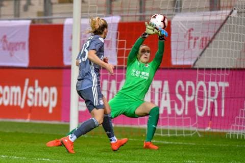 Fussball UEFA Womens Champions League, 27.03.2019, FC Bayern München - SK Slavia Praha Fussball UEFA Womens Champions League, 27.03.2019, FC Bayern München - SK Slavia Praha, in Muenchen, FCB Campus, Bayern, Deutschland. Toooooor durch Mandy Islacker DFL REGULATIONS PROHIBIT ANY USE OF PHOTOGRAPHS AS IMAGE SEQUENCES AND OR QUASI VIDEO. (