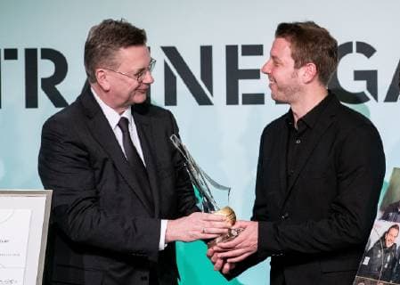 28.03.2019, xfux, Fussball DFB Trainer, DFB Festakt anlässlich der Beendigung des 65. Fußball-Lehrer-Lehrgangs, emspor, v.l. Praesident Reinhard Dieter Grindel (Deutscher Fussball Bund DFB), Trainer Florian Kohfeldt (SV Werder Bremen) wird als Trainer des Jahres ausgezeichnet Koeln