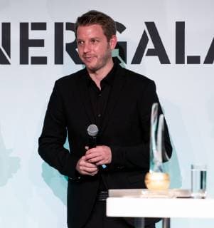 28.03.2019, xfux, Fussball DFB Trainer, DFB Festakt anlässlich der Beendigung des 65. Fußball-Lehrer-Lehrgangs, emspor, v.l. Trainer Florian Kohfeldt (SV Werder Bremen) wird als Trainer des Jahres ausgezeichnet Koeln