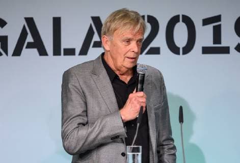 28.03.2019, xfux, Fussball DFB Trainer, DFB Festakt anlässlich der Beendigung des 65. Fußball-Lehrer-Lehrgangs, emspor, v.l. Volker Finke wird fuer sein Lebenswerk ausgezeichnet Koeln