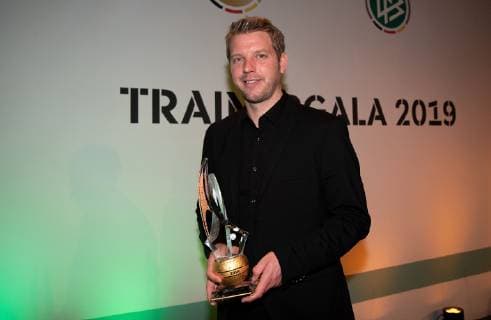 28.03.2019, xfux, Fussball DFB Trainer, DFB Festakt anlässlich der Beendigung des 65. Fußball-Lehrer-Lehrgangs, emspor, v.l. Trainer Florian Kohfeldt (SV Werder Bremen) wird mit dem Trainerpreis des DFB ausgezichnet Koeln