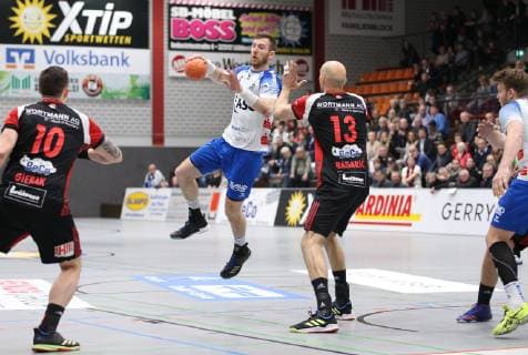 Marcel Engels (TV Grosswallstadt 5) gegen Marko Bagaric (TuS N-Luebbecke 13)(rechts) , TuS N-Luebbecke vs TV Grosswallstadt, Handball, 2. Bundesliga, 29.03.2019, TuS N-Luebbecke vs TV Grosswallstadt, Handball, 2. Bundesliga, 29.03.2019 Luebbecke