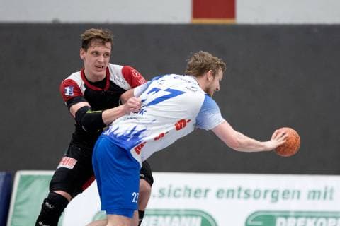 Lübbecke, Deutschland 29.03.2019: 2. Handball Bundesliga - 2018 2019 - TuS-N-Lübbecke vs. TV Großwallstadt (L-R) Patryk Walczak (Lübbecke), Mario Stark (Großwallstadt) Lübbecke Nordrhein-Westfalen Deutschland Merkur Arena