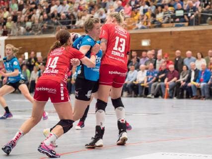 Gubernatis, Friederike 14 (BSV Buxtehuder Sportverein), Zweikampf, Dynamik, BBM Bietigheim gegen Buxtehuder SV, Handball, 1. Bundesliga, Damen, Saison 2018 2019, 30.03.2019 SG BBM Bietigheim gegen Buxtehuder SV, Handball, 1. Bundesliga, Damen, Saison 2018 2019, 30.03.2019 Bietigheim-Bissingen Copyright: xEibner Nicolas_Woernx EP_WOE