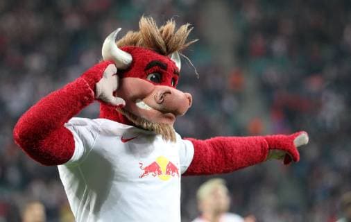GER, 1. FBL, RasenBallsport Leipzig vs Hertha BSC 30.03.2019 , Leipzig, Red Bull Arena, GER, 1.FBL, Saison 2018 2019, 27. Spieltag, RasenBallsport Leipzig vs Hertha BSC im Bild Maskottchen Bulli (Leipzig) animiert die Fans DFL regulations prohibit any use of photographs as image sequences and or quasi-video *** GER 1 FBL Turf Ball Sports Leipzig vs. Hertha BSC 30 03 2019 Leipzig Red Bull Arena GER 1 FBL Season 2018 2019 27 Matchday Turf Ball Sports Leipzig vs. Hertha BSC in picture Mascot Bulli Leipzig animates the fans DFL regulations prohibit any use of photographs as image sequences and or quasi video