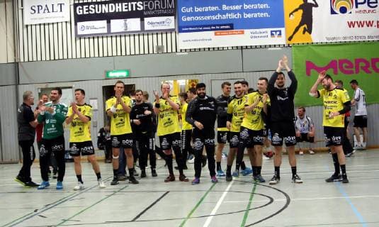 Dritte Handball-Bundesliga - MSG Grossbieberau Modau vs GSV Baunatal - Saison - 2018-2019 - 30.03.2019 - Grossbieberau v. l. Das Team der MSG Groß-Bieberau jubelt nach dem Erfolg gegen Baunatal Aktion, Zweikampf -