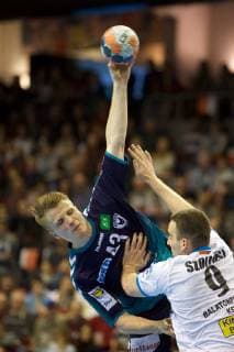 Sport Bilder des Tages Handball Berlin 31.03.2019 EHF Cup Saison 2018 2019 Füchse Berlin - Balatonfüredi KSE Christoph Reißky (Füchse Berlin, No.43) Reissky Oliver Szöllösi (Balatonfüred, No.09)