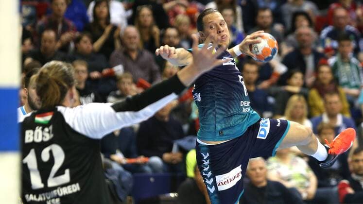 31.03.2019, Handball - EHF-Pokal - Gruppe A - 12.Spieltag - Füchse Berlin - Balatonfüredi KSE Bild: Mattias Zachrisson (Füchse Berlin) wirft den Ball Handball - EHF-Pokal - Gruppe A - 12.Spieltag - Füchse Berlin - Balatonfüredi KSE