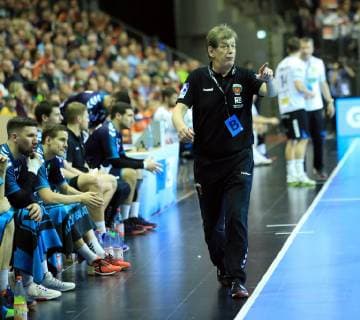 GER, Europapokal, FUECHSE BERLIN VS. Balatonfueredi KSE 31.03.2019, Max Schmeling Halle, Berlin, GER, Europapokal, FUECHSE BERLIN VS. Balatonfueredi KSE, DHB regulations prohibit any use of photographs as image sequences and or quasi-video im Bild Cheftrainer (Head Coach) Velimir Petkovic (Fuechse Berlin)