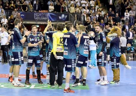 31.03.2019, xlakx, Handball HBL, Fuechse Berlin - Balatonfueredi KSE emspor, v.l.Freude,Jubel bei der Mannschaft von Fuechse Berlin nach gewonnen Spiel Berlin