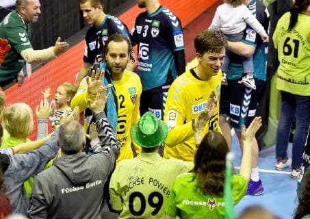 31.03.2019, xlakx, Handball HBL, Fuechse Berlin - Balatonfueredi KSE emspor, v.l.Freude,Jubel bei den Fans mit den Spielern Silvio Heinevetter(Fuechse Berlin, 12),Malte Semisch(Fuechse Berlin, 16) Berlin