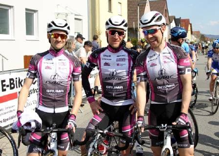 lsb - Radsport - Rad-Bundesliga - Mueller lila Logistik - Saison 2018 2019 - 31.03.2019 - Einhausen v. l. Bastian und Benedikt Becker beide Bensheim mit ihrem Teampartner Aktion, Einzelbild - *** lsb Radsport Rad Bundesliga Mueller purple Logistik Saison 2018 2019 31 03 2019 Einhausen v l Bastian and Benedikt Becker both Bensheim with their team partner Aktion Einzelbild