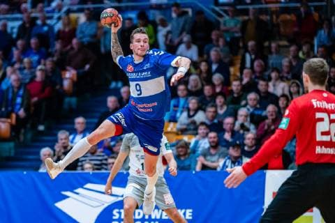 Marek Vranco 9 (Dessau-Rosslauer HV 06), Nils Gugisch 10 (HC Elbflorenz 2016) waehrend der Begegnung in der Handball 2. Bundesliga (Herren) - Saison 2018-2019 zwischen Dessau-Rosslauer HV 06 und HC Elbflorenz 2016 in der Anhalt Arena am 31. March 2019 in Dessau-Rosslau, Sachsen Anhalt, Deutschland
