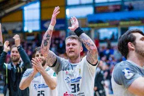 Henning Quade 38 (HC Elbflorenz 2016) waehrend der Begegnung in der Handball 2. Bundesliga (Herren) - Saison 2018-2019 zwischen Dessau-Rosslauer HV 06 und HC Elbflorenz 2016 in der Anhalt Arena am 31. March 2019 in Dessau-Rosslau, Sachsen Anhalt, Deutschland
