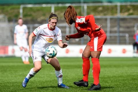 v. li.: Carolin Schraa (FC Köln, 7), Barakissa Coulibaly (SGS Essen II, 24), Zweikampf, Duell, duel, tackle, tackling, Dynamik, Action, Aktion, Fussball, 2. Frauen-Bundesliga, 1. FC Köln - SGS Essen II, DFB REGULATIONS PROHIBIT ANY USE OF PHOTOGRAPHS AS IMAGE SEQUENCES AND OR QUASI-VIDEO.