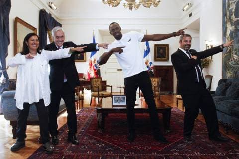 Sport Bilder des Tages Santiago, 01 de abril 2019. El Presidente de la Republica, Sebastian Pinera, acompanado de la ministra del Deporte, Pauline Kantor, recibe en audiencia al atleta Usain Bolt. Ramon Monroy Aton Chile Presidente Pinera, recibe en audiencia al atleta Usain Bolt 
