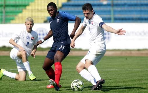 01.04.2019 Belgrade(Serbia) France-Slovakia Uefa U17 U 17 Under-17 European qualifiers men s football Dilane Bakwa(C) France between Filip Szetei (L),Patrik Leitner(r) Slovakia : 