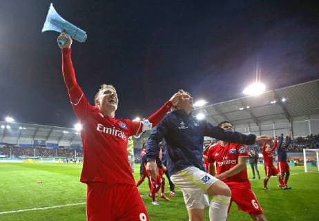 02.04.2019, Fussball DFB Pokal 2018 2019, Viertelfinale, SC Paderborn 07 - Hamburger SV, in der Benteler-Arena Paderborn. Schlussjubel Hamburger SV, (L-R) Lewis Holtby (Hamburg), Torwart Tom Mickel (Hamburg) und Douglas Santos (Hamburg) ***DFL and DFB regulations prohibit any use of photographs as image sequences and or quasi-video.*** *** 02 04 2019 Football DFB Cup 2018 2019 Quarter finals SC Paderborn 07 Hamburger SV at the Benteler Arena Paderborn Final cheers Hamburger SV L R Lewis Holtby Hamburg Goalkeeper Tom Mickel Hamburg and Douglas Santos Hamburg DFL and DFB regulations prohibit any use of photographs as image sequences and or quasi video