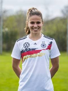 Fußball: DFB, Frauenfußball-Nationalmannschaft, Mannschafts- und Porträtfotos am 03.04.2019 in Marienfeld (Nordrhein-Westfalen). Melanie Leupolz Copyright: xKirchner DavidxInderliedx