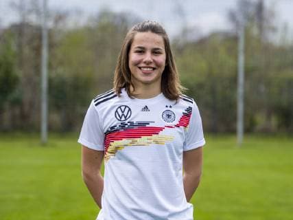 Fußball: DFB, Frauenfußball-Nationalmannschaft, Mannschafts- und Porträtfotos am 03.04.2019 in Marienfeld (Nordrhein-Westfalen). Lena Sophie Oberdorf Copyright: xKirchner DavidxInderliedx