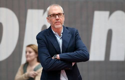 Deutschland, Würzburg, s.Oliver Arena, 04.04.2019, Basketball - easyCredit BBL - s.Oliver Wuerzburg - FRAPORT SKYLINERS Bild: v. l. Headcoach Gordon Herbert (Fraport Skyliners) Copyright: HMBxMedia xHeikoxBecker
