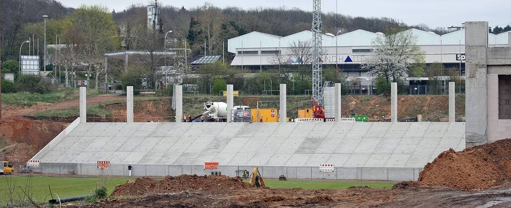 Fußball, Stadiongeschichte 1. FC Saarbrücken Umbauphase Saarbrücker Ludwigsparkstadion vom 5.April 2019 (1.FC Saarbrücken) 05.04.2019, xmohx, Fussball Regionalliga Suedwest, 1.FC Saarbruecken - Umbau Stadion emspor, v.l. Umbau des Ludwigsparkstadions (DFL DFB REGULATIONS PROHIBIT ANY USE OF PHOTOGRAPHS as IMAGE SEQUENCES and or QUASI-VIDEO) Saarbruecken