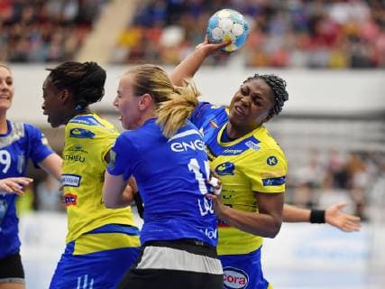 Women s EHF Champions League Grace Zaadi Deuna of Metz Handball in action against Barbara Lazovic of CSM Bucharest, during CSM Bucharest - Metz Handball, Women s EHF Champions League, Dinamo Pollyvalent Hall, 05 April 2019 Copyright: xAlexxNicodimx