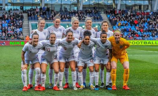Pre match England Women team photo (back row l-r) Keira Walsh, Abbie McManus, Steph Houghton, Rachel Daly and Karen Carney (front row l-r) Lucy Bronze, Ton Duggan, Jodie Taylor, Demi Stokes, Nikita Parris & Goalkeeper Karen Bardsley during the International Friendly L?nderspiel match between England Women and Canada Women at Academy Stadium, Manchester, United Kingdom on 5 April 2019. Copyright: xStephenxBuckleyx PMI-2726
