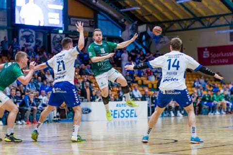 Philip Jungemann 21 (Dessau-Rosslauer HV 06), Steffen Kaufmann 18 (DJK Rimpar Wölfe), Florian Pfeiffer 14 (Dessau-Rosslauer HV 06) waehrend der Begegnung in der Handball 2. Bundesliga (Herren) - Saison 2018-2019 zwischen Dessau-Rosslauer HV 06 und DJK Rimpar Wölfe in der Anhalt Arena am 5. April 2019 in Dessau-Rosslau, Sachsen Anhalt, Deutschland