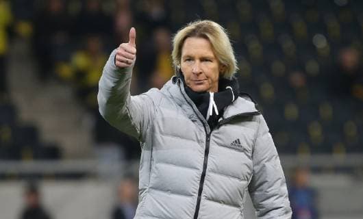 Stockholm , Fußball Länderspiel Frauen , Schweden vs. Deutschland , Martina Voss - Tecklenburg ( Trainerin Deutschland )