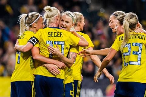 Fußball, Damen Länderspiel, Schweden - Deutschland 190406 Caroline Seger and Nilla Fischer of Sweden celebrates after 1-2 during the women?s International Friendly Länderspiel football match between Sweden and Germany on April 6, 2019 in Stockholm. Photo: Simon Hastegard BILDBYRAN 180019 Copyright: SIMONxHASTEGARD BB190406SH024