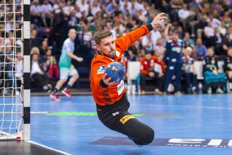 Hamburg, Deutschland 06. April 2019: REWE Final 4 - DHB Pokal Halbfinale - TSV Hannover-Burgdorf vs. SC Magdeburg Torhueter Urban Lesjak (Hannover) Hamburg Barclaycard Arena Hamburg Deutschland