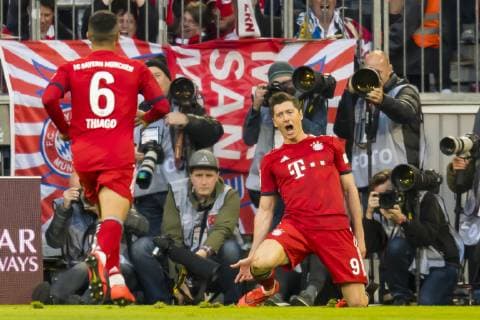 GER, 1.FBL, FC Bayern Muenchen vs. Borussia Dortmund 06.04.2019, Allianz Arena, Muenchen, GER, 1.FBL, FC Bayern Muenchen vs. Borussia Dortmund, DFL regulations prohibit any use of photographs as image sequences and or quasi-video, im Bild Jubel nach dem Tor zum 2-0 durch Robert Lewandowski (FCB 9) mit Thiago (FCB 6) *** GER 1 FBL FC Bayern Muenchen vs. Borussia Dortmund 06 04 2019 Allianz Arena Muenchen GER 1 FBL FC Bayern Muenchen vs. Borussia Dortmund DFL regulations prohibit any use of photographs as image sequences and or quasi video in picture Jubel nach dem Tor zum 2 0 by Robert Lewandowski FCB 9 with Thiago FCB 6 nordphotox xStraubmeier nph00004