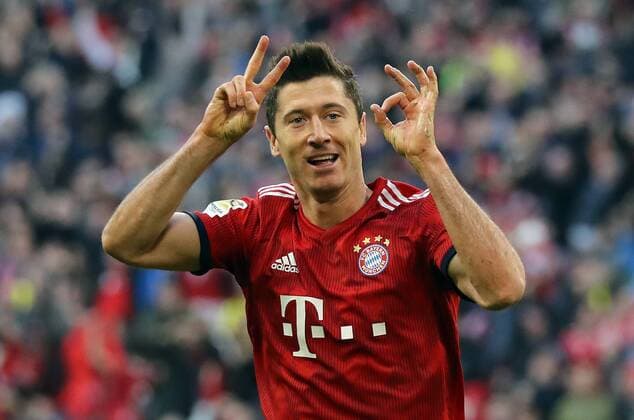Sport Themen der Woche KW14 Sport Bilder des Tages FC Bayern - Borussia Dortmund Robert Lewandowski München Bayern Deutschland Allianz Arena *** FC Bayern Borussia Dortmund Robert Lewandowski Munich Bavaria Germany Allianz Arena