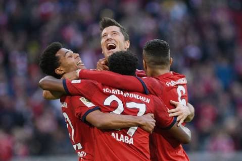 Sport Bilder des Tages Fussball 1. Bundesliga Saison 2018 2019 28. Spieltag FC Bayern Muenchen - Borussia Dortmund 06.04.2019 JUEBL FC Bayern Muenchen nach dem Tor zum 4-0; Torschuetze Serge Gnabry, Robert Lewandowski, David Alaba und Thiago Alcantara (v.li.) ----DFL regulations prohibit any use of photographs as image sequences and or quasi-video.---- *** Soccer 1 Bundesliga Season 2018 2019 28 Matchday FC Bayern Muenchen Borussia Dortmund 06 04 2019 JUEBL FC Bayern Muenchen after the goal to score 4 0 Serge Gnabry Robert Lewandowski David Alaba and Thiago Alcantara v li DFL regulations prohibit any use of photographs as image sequences and or quasi video