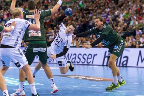 Hamburg, Deutschland 06. April 2019: REWE Final 4 - DHB Pokal Halbfinale - THW Kiel vs. Fuechse Berlin v.li. Patrick Wiencek (THW Kiel), Jakov Gojun (Berlin), Miha Zarabec (THW Kiel), Erik Schmidt (Berlin) Hamburg Barclaycard Arena Hamburg Deutschland