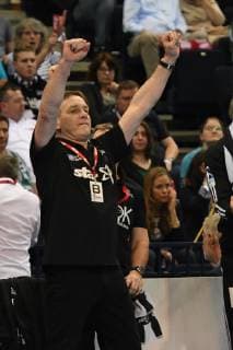 HBL, DHB-Pokal, Halbfinale,THW Kiel vs Fuechse Berlin 06.04.19, Hamburg, HBL, DHB-Pokal, Final Four 2019, Halbfinale, THW Kiel vs Fuechse Berlin, im Bild Trainer Albert Gislason (Kiel) jubelt