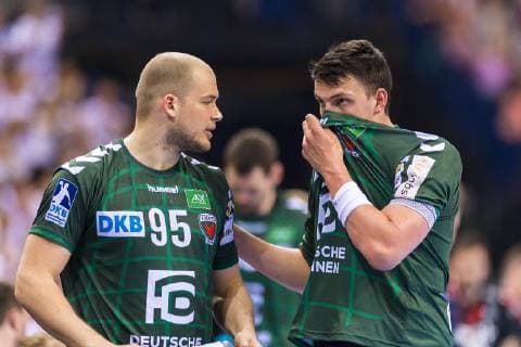 Hamburg, Deutschland 06. April 2019: REWE Final 4 - DHB Pokal Halbfinale - THW Kiel vs. Fuechse Berlin v.li. Paul Drux (Berlin), Frederik Simak (Berlin) Hamburg Barclaycard Arena Hamburg Deutschland
