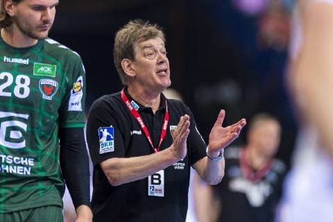 Hamburg, Deutschland 06. April 2019: REWE Final 4 - DHB Pokal Halbfinale - THW Kiel vs. Fuechse Berlin Trainer Velimir Petkovic (Berlin) Gestik Geste gestikuliert Hamburg Barclaycard Arena Hamburg Deutschland